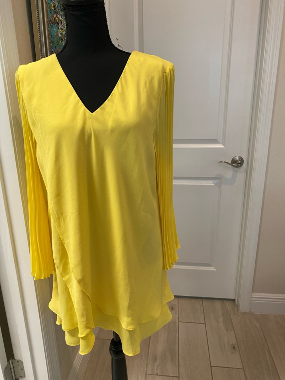 Laurie Felt Bright Yellow V-Neck Pleated Sleeve Tunic NWOT